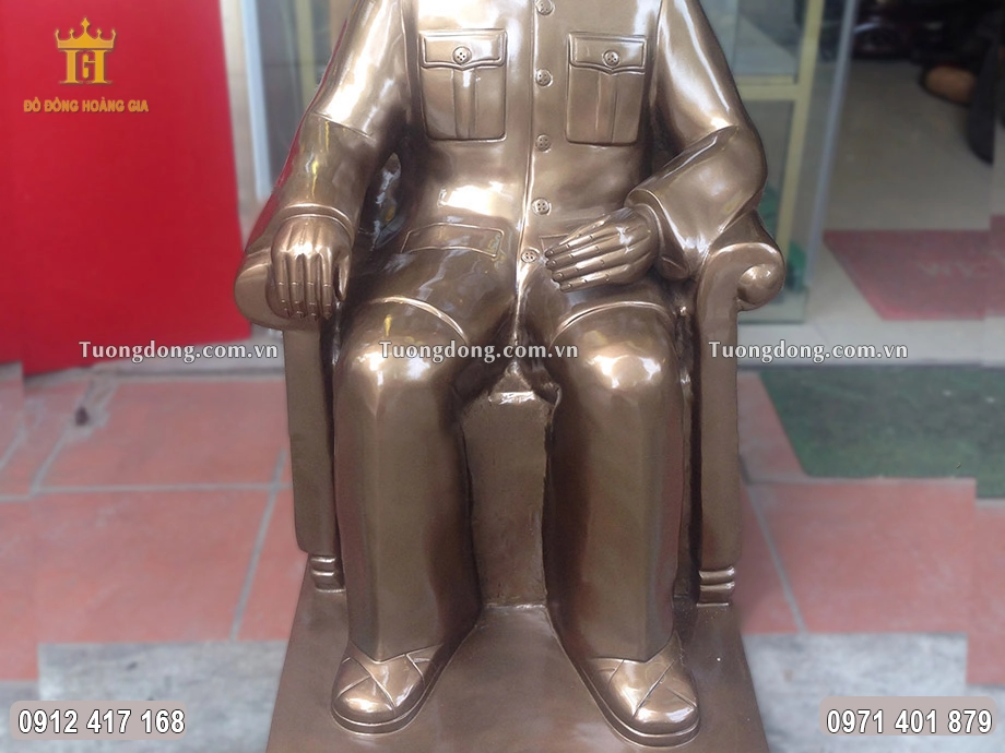 Phần chân đế được đúc chắc chắn, vững chãi